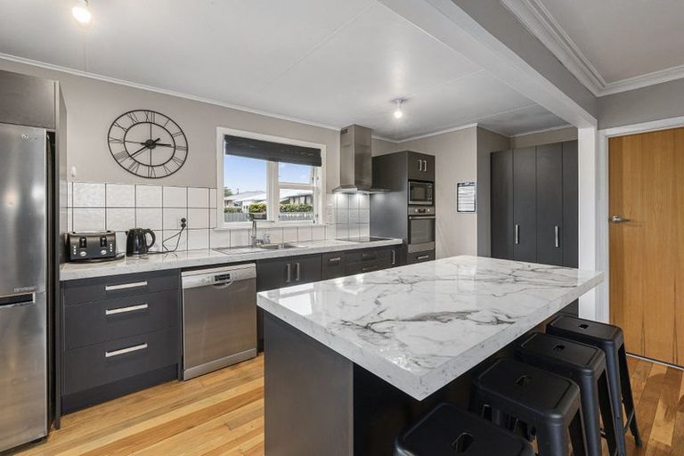 Photo of property in 41 Karaka Crescent, Levin, 5510