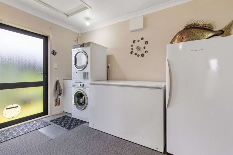 Photo of property in 19a Kawaha Point Road, Fairy Springs, Rotorua, 3015