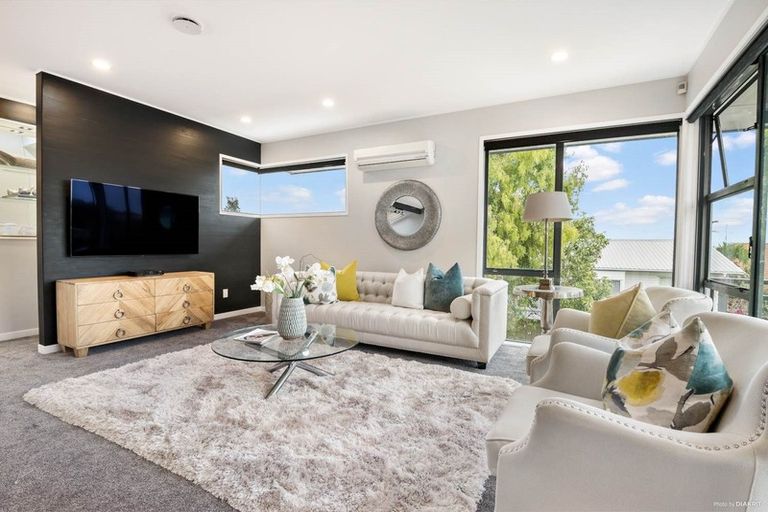 Photo of property in 25 Meadowland Drive, Somerville, Auckland, 2014