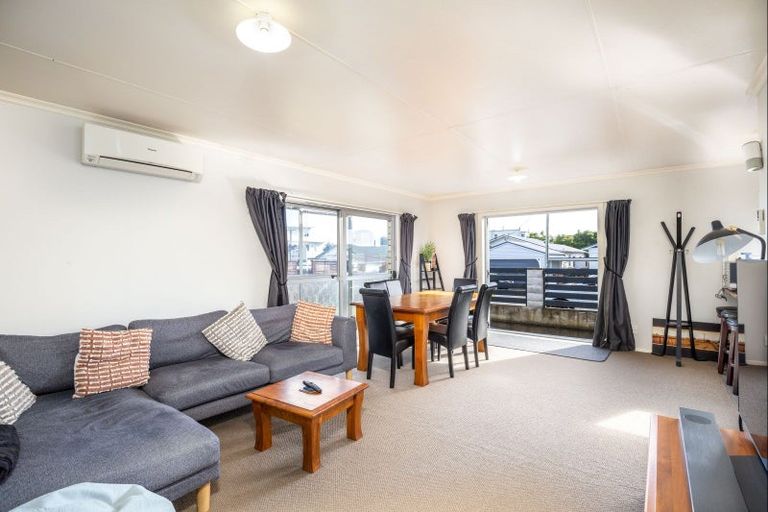 Photo of property in 3/10 Karamu Street, Strandon, New Plymouth, 4312