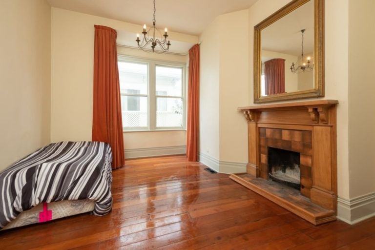 Photo of property in 6 Hobson Street, Thorndon, Wellington, 6011