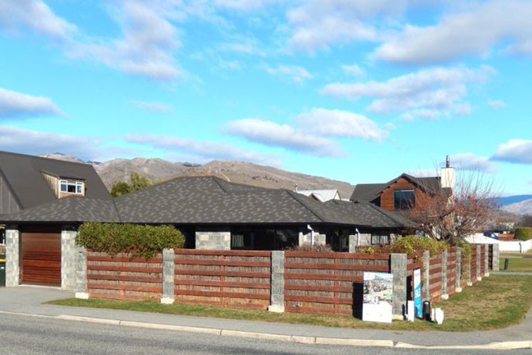 Photo of property in 90 Inniscort Street, Cromwell, 9310