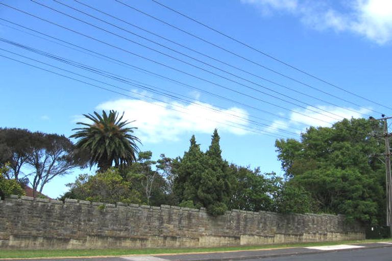 Photo of property in 2/55 Verbena Road, Birkdale, Auckland, 0626