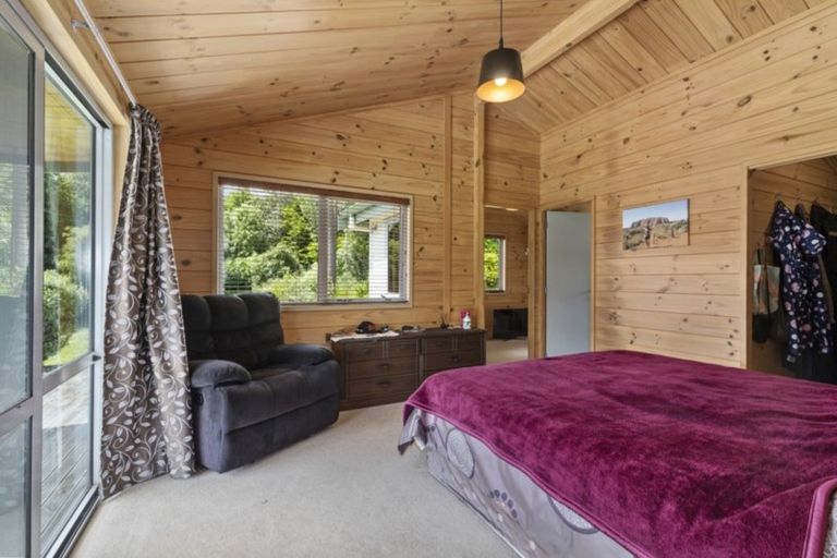 Photo of property in 49 Kakariki Way, Whitemans Valley, Upper Hutt, 5371