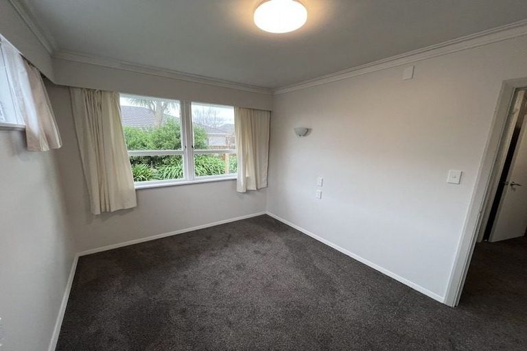 Photo of property in 50 Karaka Crescent, Levin, 5510