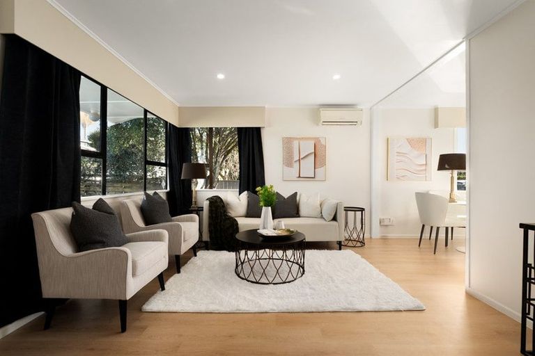 Photo of property in 11a Lomas Place, Manurewa, Auckland, 2102