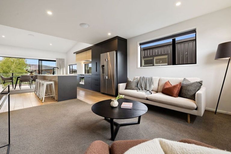 Photo of property in 8 Le Mans Grove, Cromwell, 9384