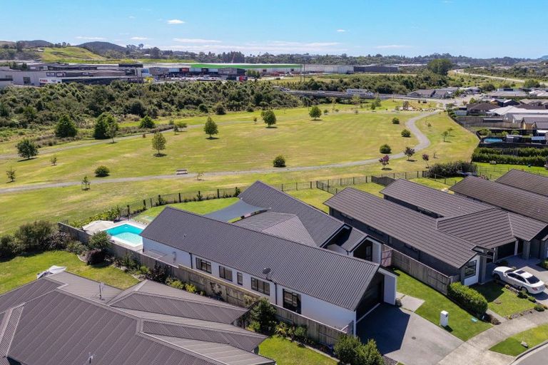Photo of property in 95 Awataha Crescent, Pyes Pa, Tauranga, 3110