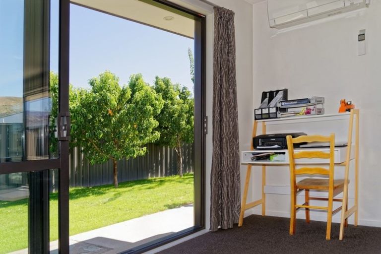 Photo of property in 18 Stowell Drive, Cromwell, 9310