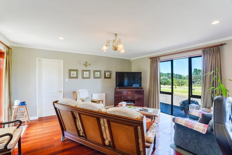 Photo of property in 260 State Highway 16, Kumeu, 0892