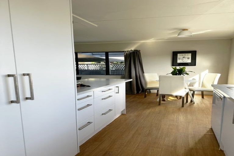 Photo of property in 19a Howard Road, Taradale, Napier, 4112