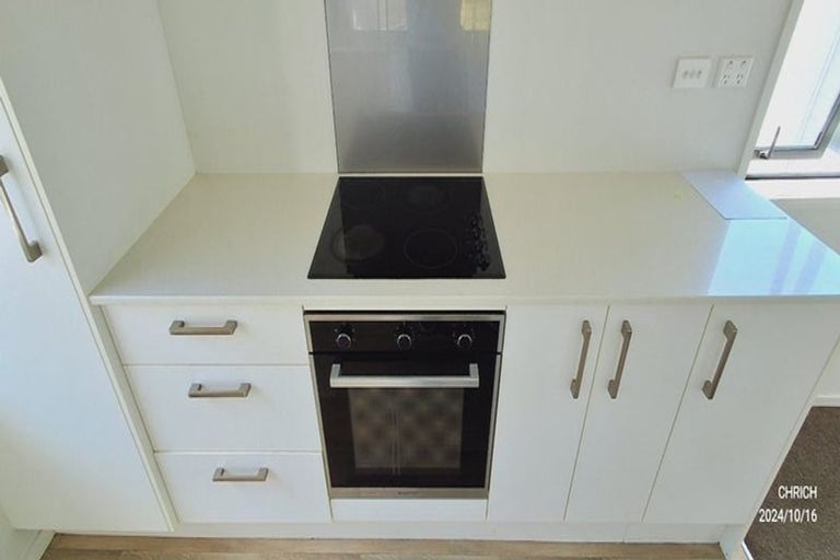 Photo of property in 72 Parrs Cross Road, Henderson, Auckland, 0612