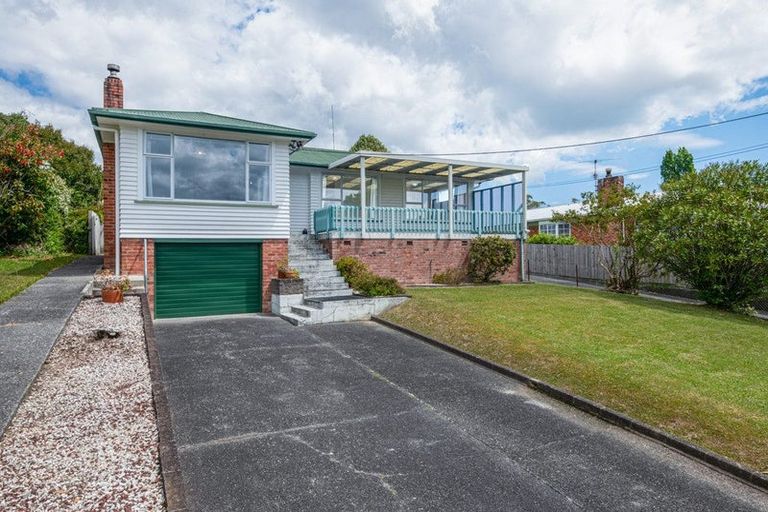 Photo of property in 4 Christina Avenue, Te Atatu South, Auckland, 0602