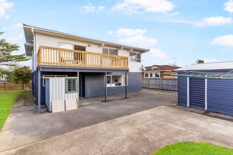 Photo of property in 35 Reelick Avenue, Pakuranga Heights, Auckland, 2010