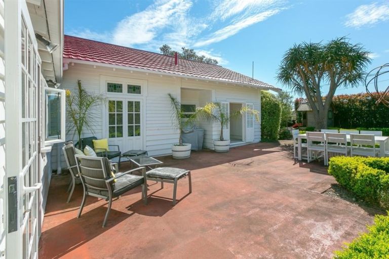 Photo of property in 18 David Street, Westown, New Plymouth, 4310
