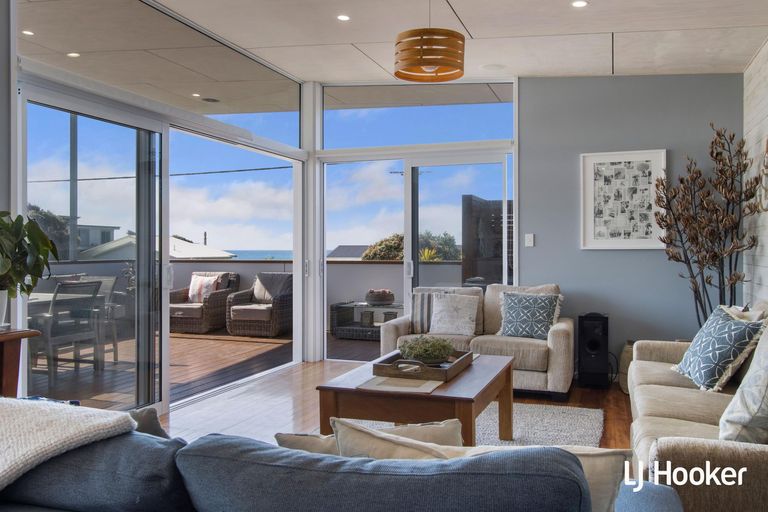 Photo of property in 16a Shaw Road, Waihi Beach, 3611