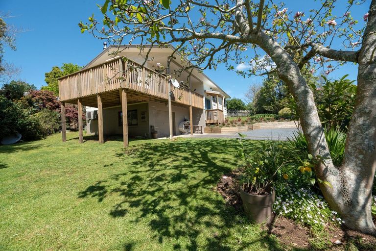 Photo of property in 84 Hone Heke Road, Kerikeri, 0230