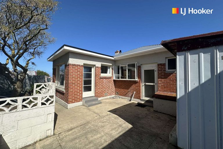 Photo of property in 141 Tomahawk Road, Andersons Bay, Dunedin, 9013