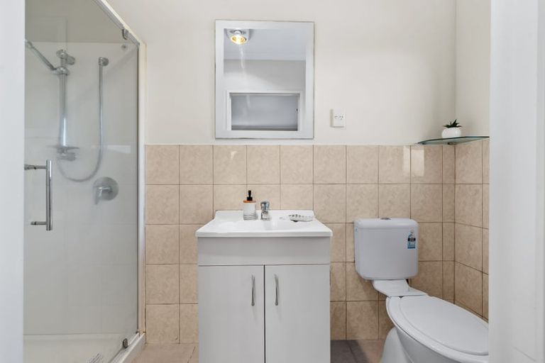 Photo of property in 9 Staten Place, Mangere, Auckland, 2022
