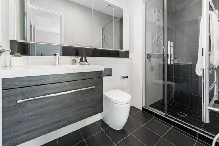 Photo of property in 305/19 Rawene Road, Birkenhead, Auckland, 0626