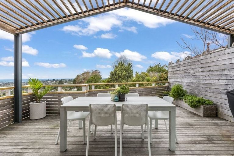 Photo of property in 681 East Coast Road, Browns Bay, Auckland, 0630