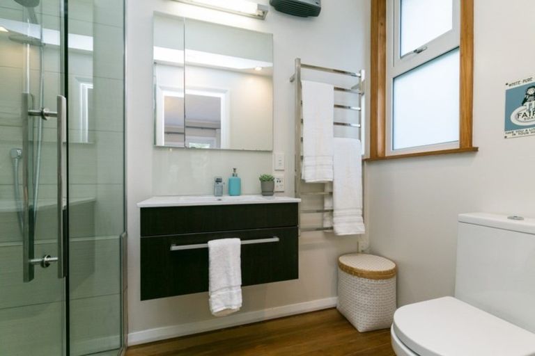 Photo of property in 77 Mantell Street, Seatoun, Wellington, 6022