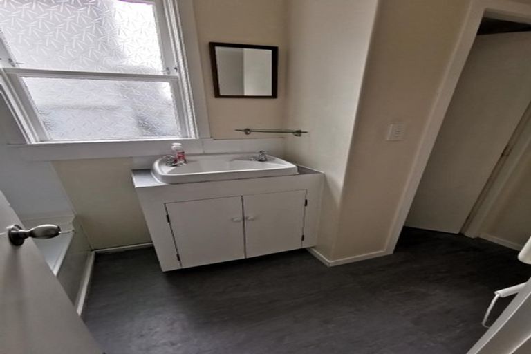 Photo of property in 71 Pirie Street, Mount Victoria, Wellington, 6011