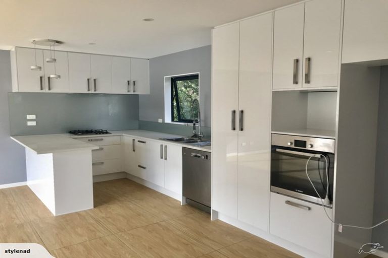 Photo of property in 7 Woodall Place, Totara Vale, Auckland, 0627