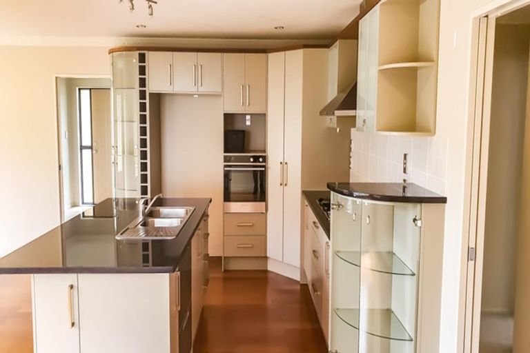 Photo of property in 13 Sapperton Drive, Henderson, Auckland, 0612