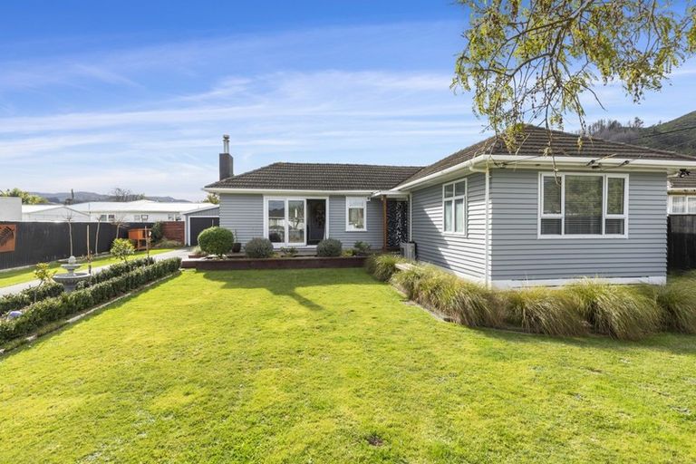 Photo of property in 3 Wright Street, Wainuiomata, Lower Hutt, 5014