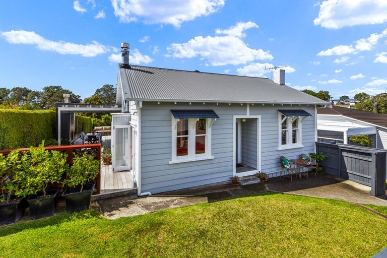 Photo of property in 25 Mahara Avenue, Manapouri, 9679