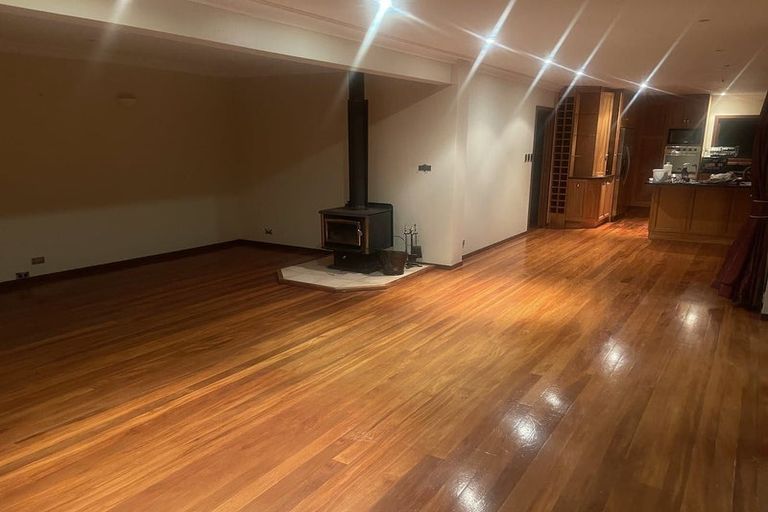 Photo of property in 71 Opanuku Road, Henderson Valley, Auckland, 0612