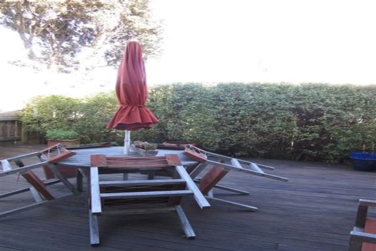 Photo of property in 54a Ranui Terrace, Tawa, Wellington, 5028