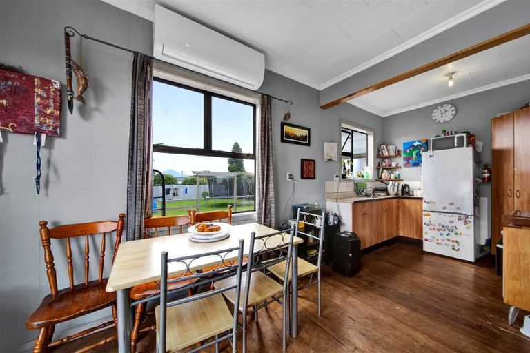 Photo of property in 68 South Road, Manaia, 4612