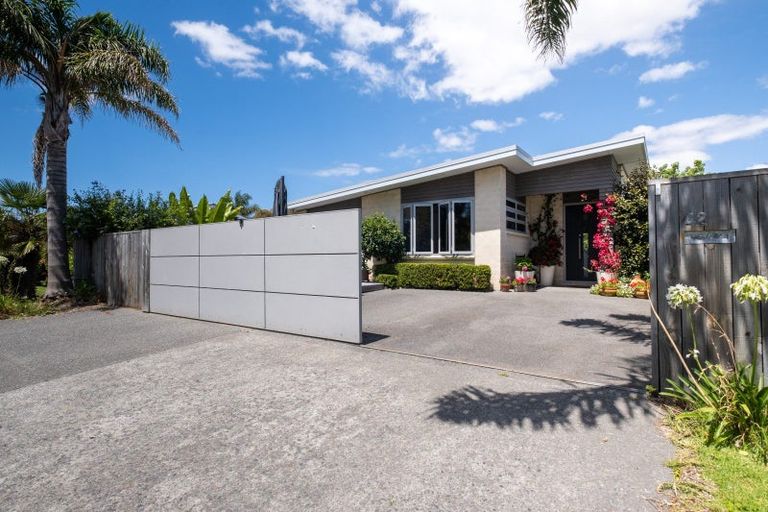 Photo of property in 42 Wellwood Terrace, Te Awanga, 4102