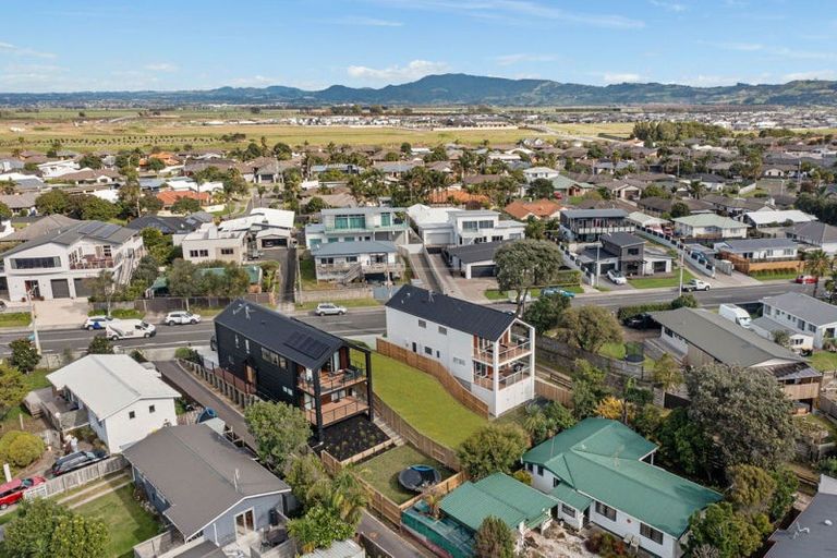 Photo of property in 1335d Papamoa Beach Road, Papamoa Beach, 3118