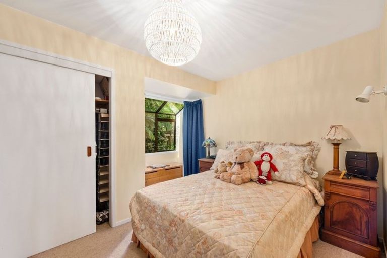 Photo of property in 1 Whiorau Grove, Lowry Bay, Lower Hutt, 5013