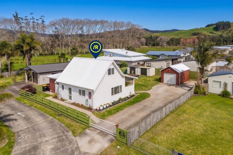 Photo of property in 24 Wells Place, Whitianga, 3510
