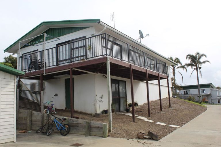 Photo of property in 35 Gledstane Road, Stanmore Bay, Whangaparaoa, 0932