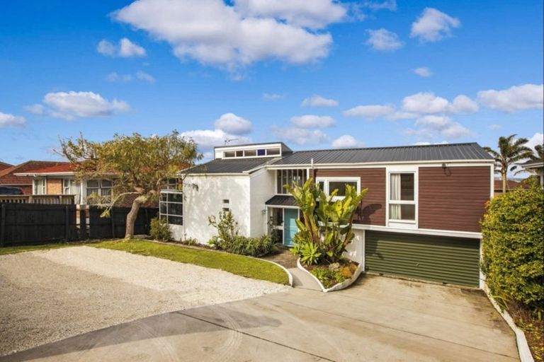 Photo of property in 231 Te Atatu Road, Te Atatu South, Auckland, 0610