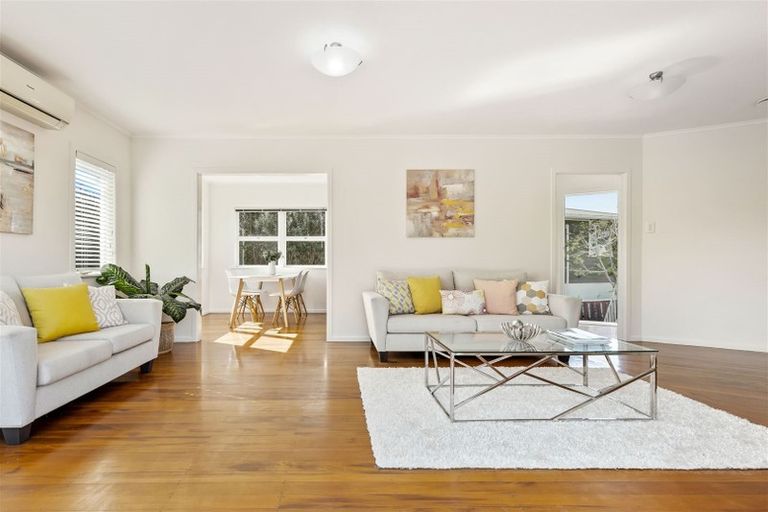 Photo of property in 2 Talavera Place, Te Atatu South, Auckland, 0602