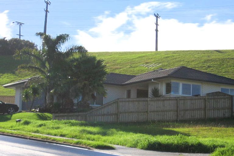 Photo of property in 11 Waldorf Crescent, Orewa, 0931