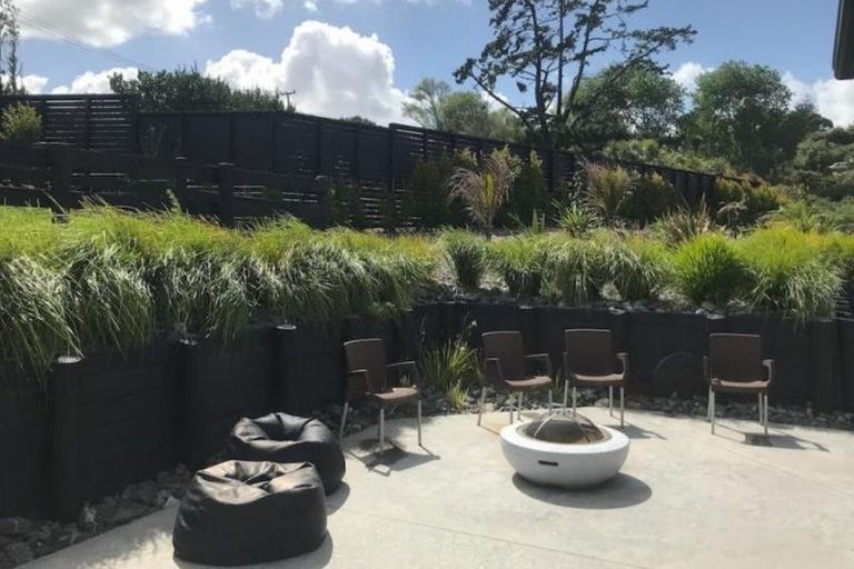 Photo of property in 335 Whitford Road, Whitford, Howick, 2571