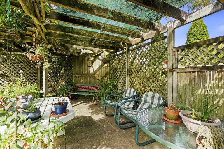 Photo of property in 32 Pempsey Street, Silverstream, Upper Hutt, 5019