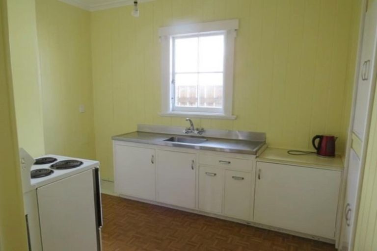 Photo of property in 62 Morley Street, New Plymouth, 4310