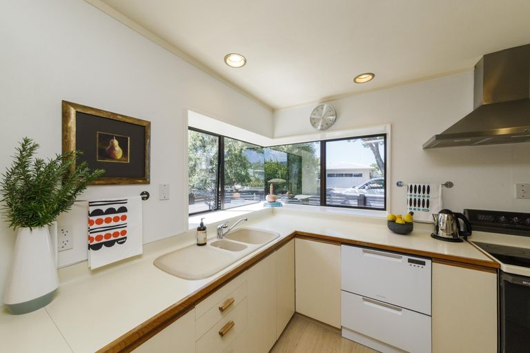 Photo of property in 8a Moerangi Street, West End, Palmerston North, 4410