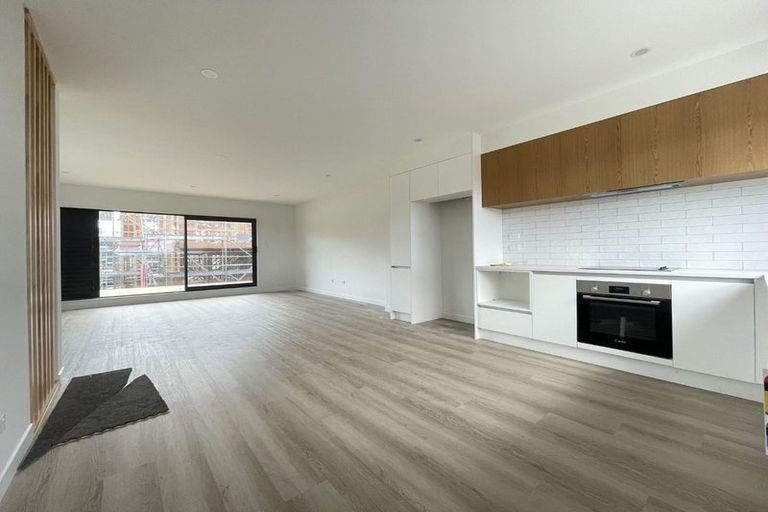 Photo of property in 7 Battersby Lane, Windsor Park, Auckland, 0632