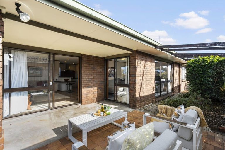 Photo of property in 63 Glenmore Road, Sunnyhills, Auckland, 2010