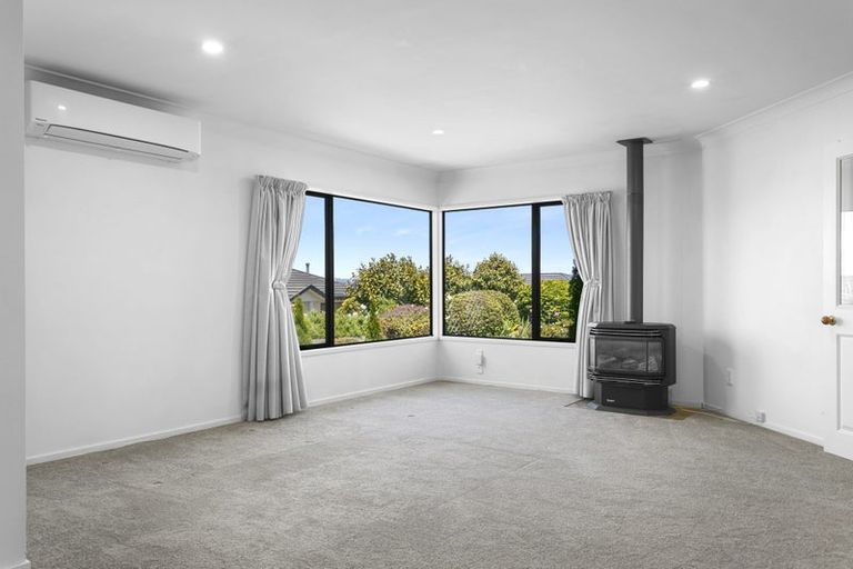 Photo of property in 17 Whetu Place, Nukuhau, Taupo, 3330