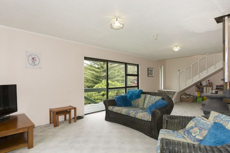 Photo of property in 8 Cumberland Crescent, Welcome Bay, Tauranga, 3112